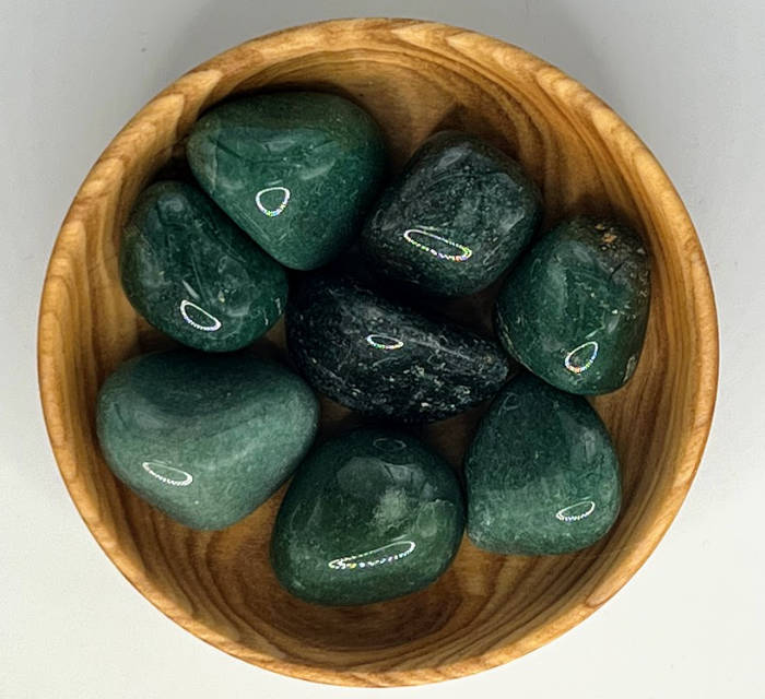 green quartz tumbled