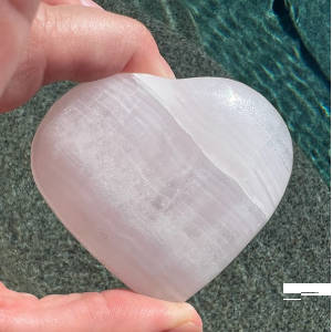 rose quartz heart